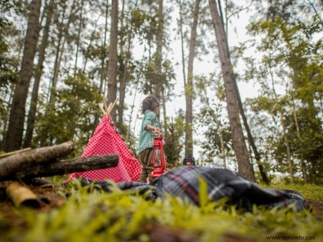 Consejos principales para llevar a los niños de campamento durante el COVID-19