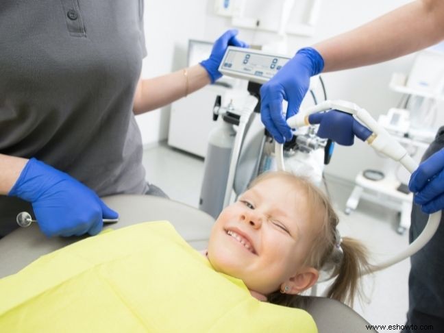 Cómo ayudar a un niño que tiene miedo al dentista