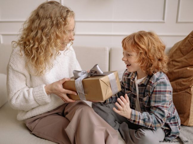 6 ideas de regalos útiles para sorprender a tu hijo