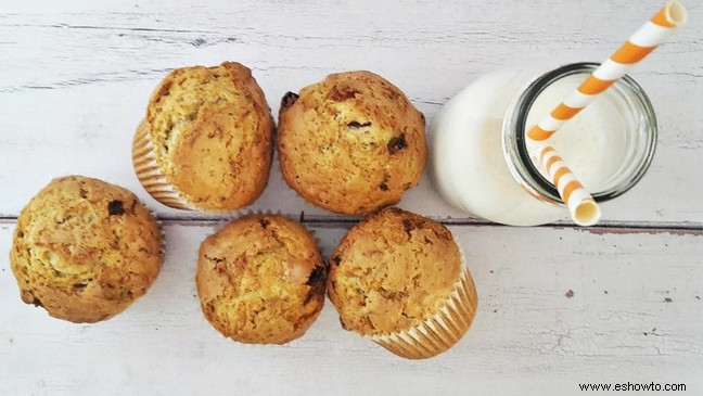 Una pareja poco común:muffin de calabacín y arándanos rojos